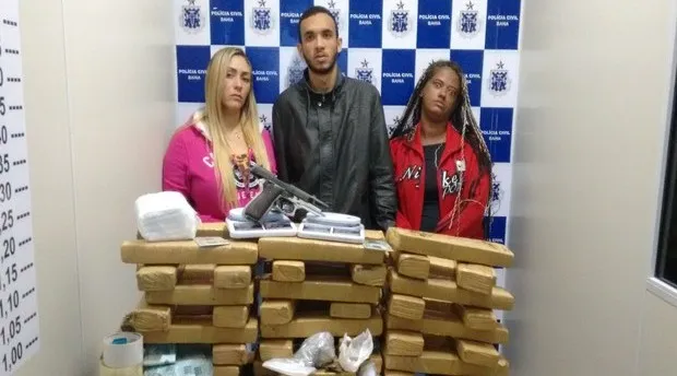 TRÁFICO DE DROGAS: Trio é preso em flagrante portando 80kg de maconha, em Vitória da Conquista