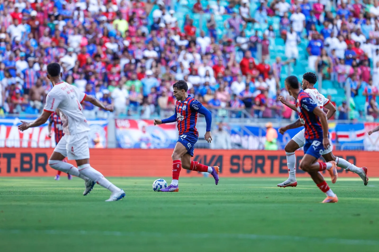  Bahia bate o Bragantino em Salvador