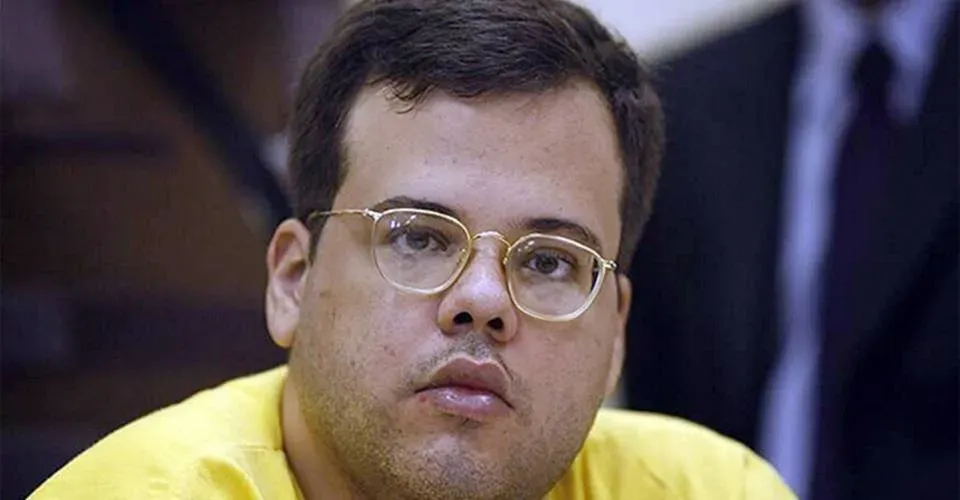 Atirador baiano condenado por ataque em cinema é visto em Salvador