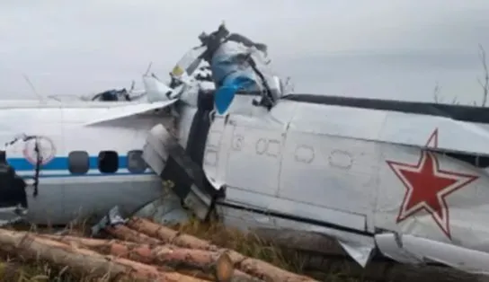Queda de avião na Rússia deixa ao menos 16 mortos; 7 pessoas sobreviveram milagrosamente 