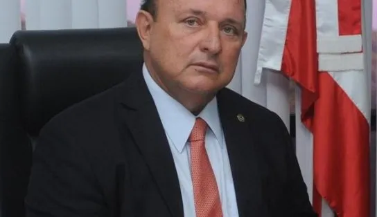 Estado da Bahia ficará sob o comando de Adolfo Menezes em outubro; governador e vice viajam para o exterior