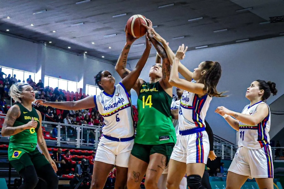 Brasil vence Venezuela se classifica para a semifinal do basquete feminino