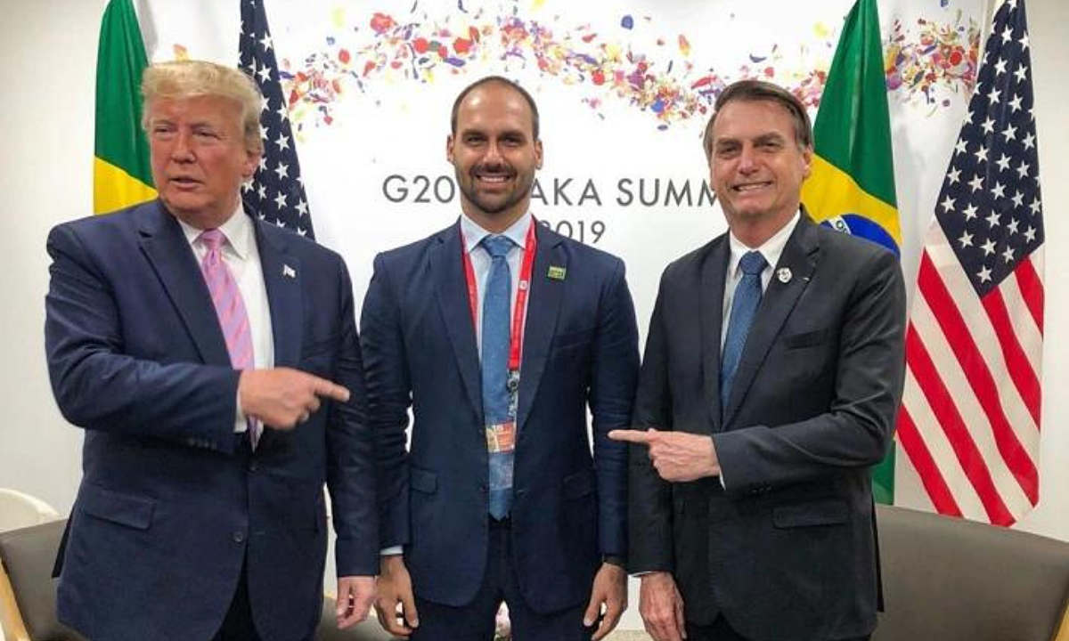 Eduardo Bolsonaro está nos Estados Unidos e disse não abandonar mandato de deputado federal. Foto: Reprodução/X