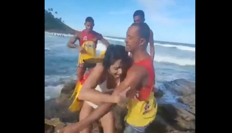 Vídeo de turista mordendo salva-vidas em Itacaré volta a viralizar; veja