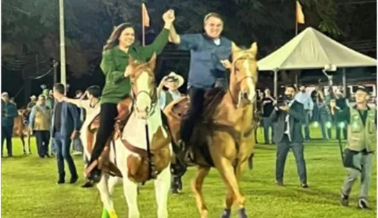 Bolsonaro incita povo a se armar "para resistir, se for o caso, à tentação de um ditador de plantão"  