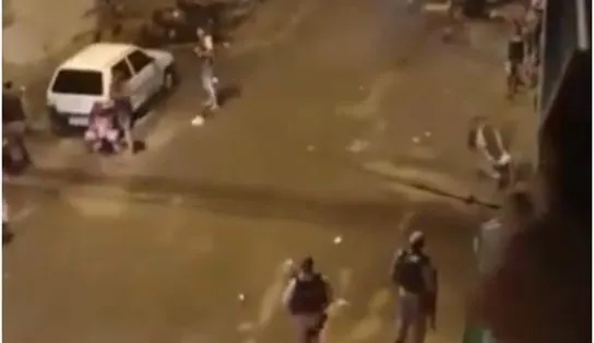 Polícia usa bomba de efeito moral para encerrar festa tipo "paredão" na Região Metropolitana de Salvador; assista