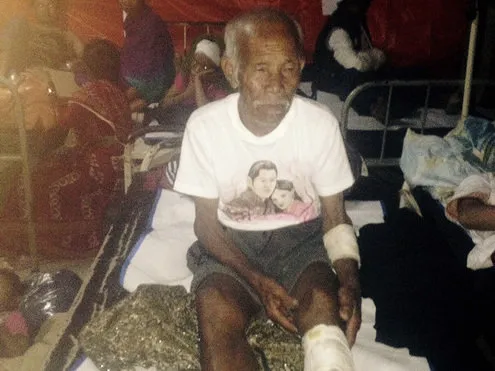 Homem de 101 anos é resgatado no Nepal