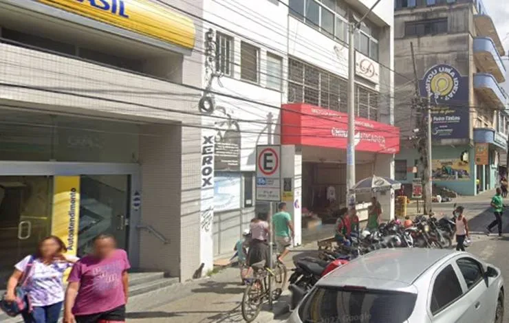 Três pessoas são baleadas durante festejo no centro de Feira de Santana