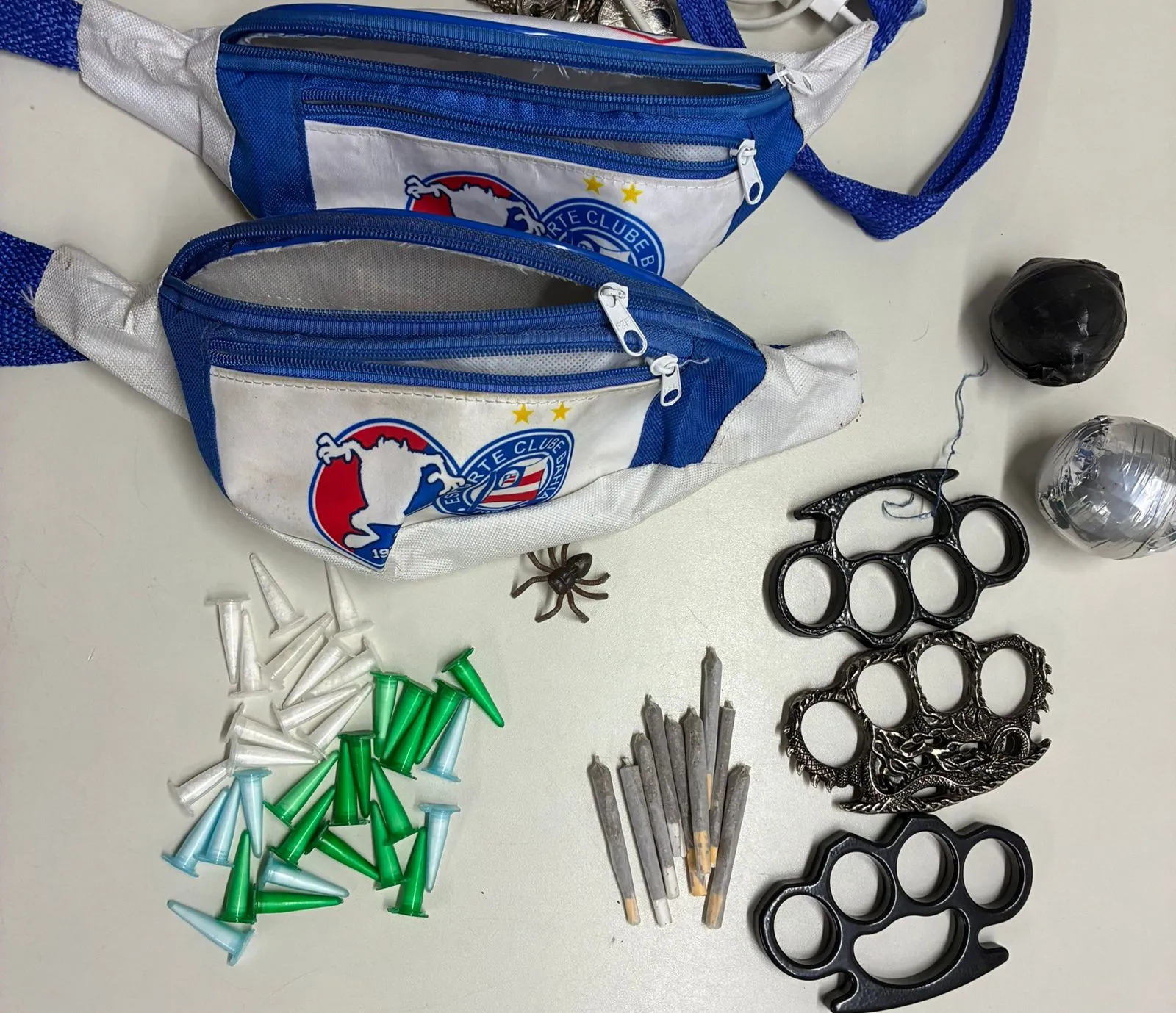 PM prende integrantes da Bamor com explosivos e drogas antes de jogo, em Salvador 