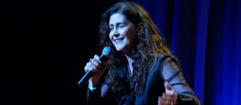 &#8220;DE VOLTA AO COMEÇO&#8221;: Joanna faz apresentações dos sucessos da carreira em Salvador