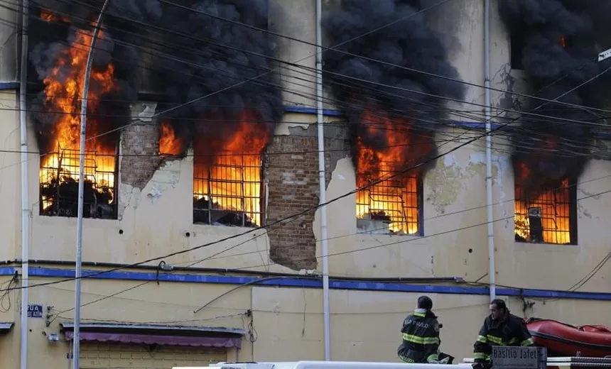 Incêndio atinge comércio na região da 25 de Março, em São Paulo