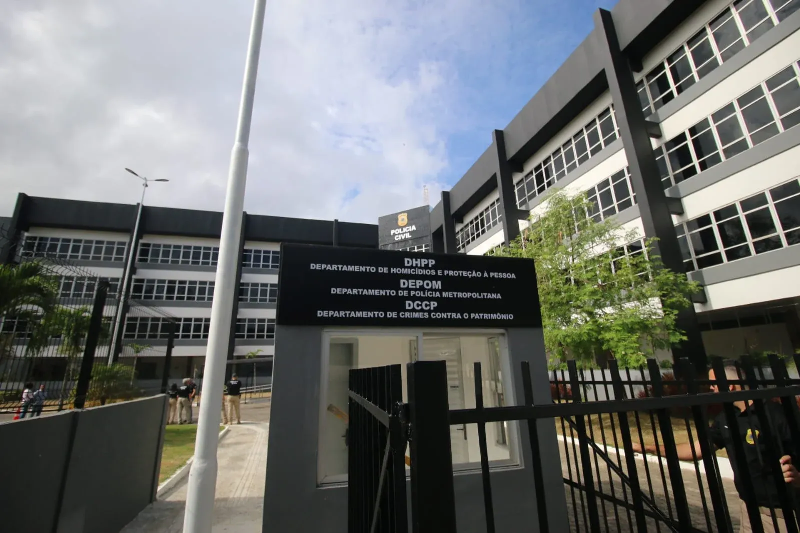 Material encontrado com os suspeitos foram levados para o DHPP.Foto: Polícia Civil