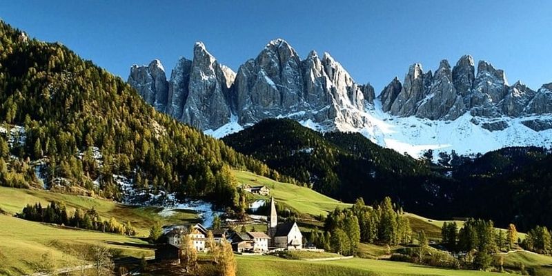 O maciço de Ortles, onde ocorreu o acidente, é conhecido por suas condições climáticas imprevisíveis e já registrou várias tragédias alpinas nos últimos anos/Foto: Reprodução