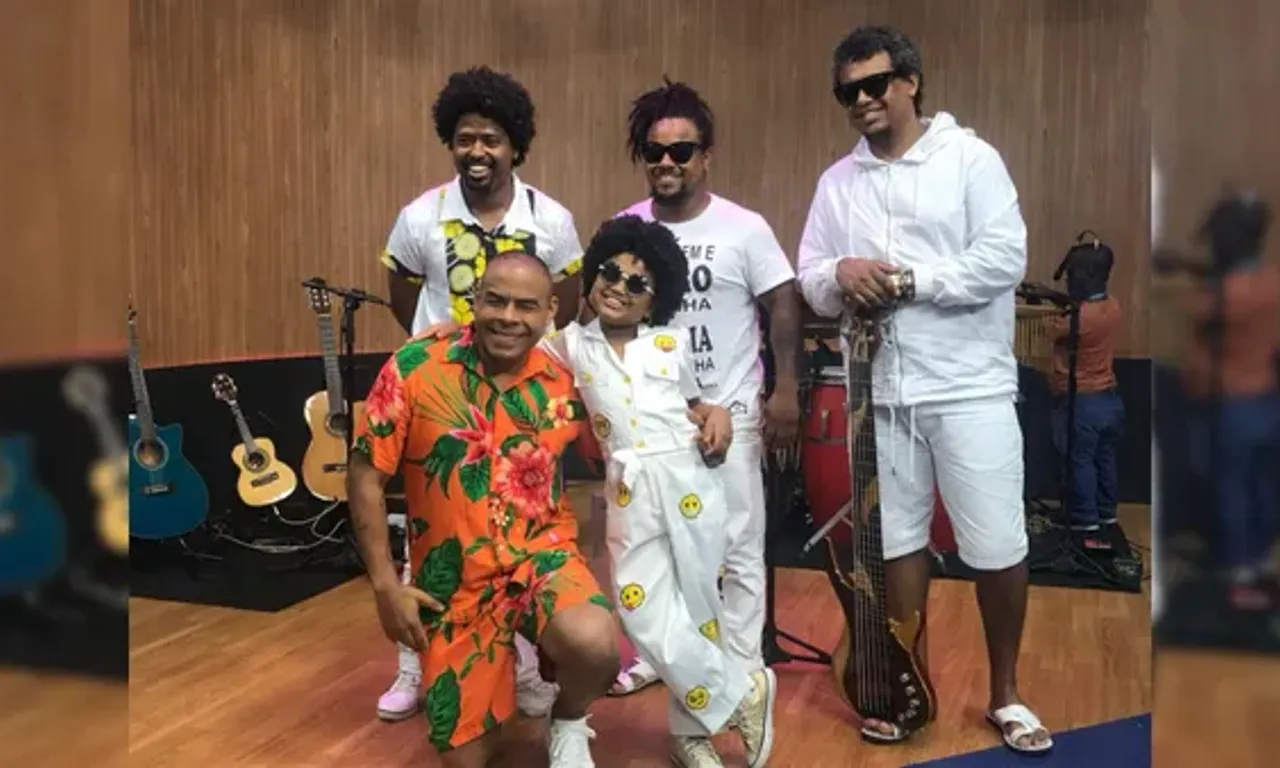 Leandro Rocha esteve na TV Aratu em 2022 acompanhando a filha, a cantora mirim Lilica Rocha | Foto: arquivo Aratu On