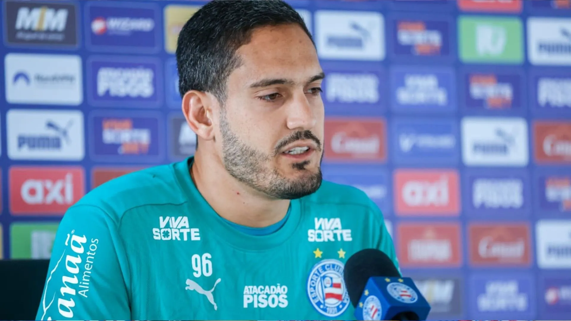 Goleiro do Bahia jogou quatro BAVIs pelo Vitória e nunca foi derrotado