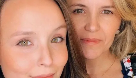 Larissa Manoela deixa de ser seguida pela própria mãe nas redes sociais; matriarca quer voltar para o Brasil