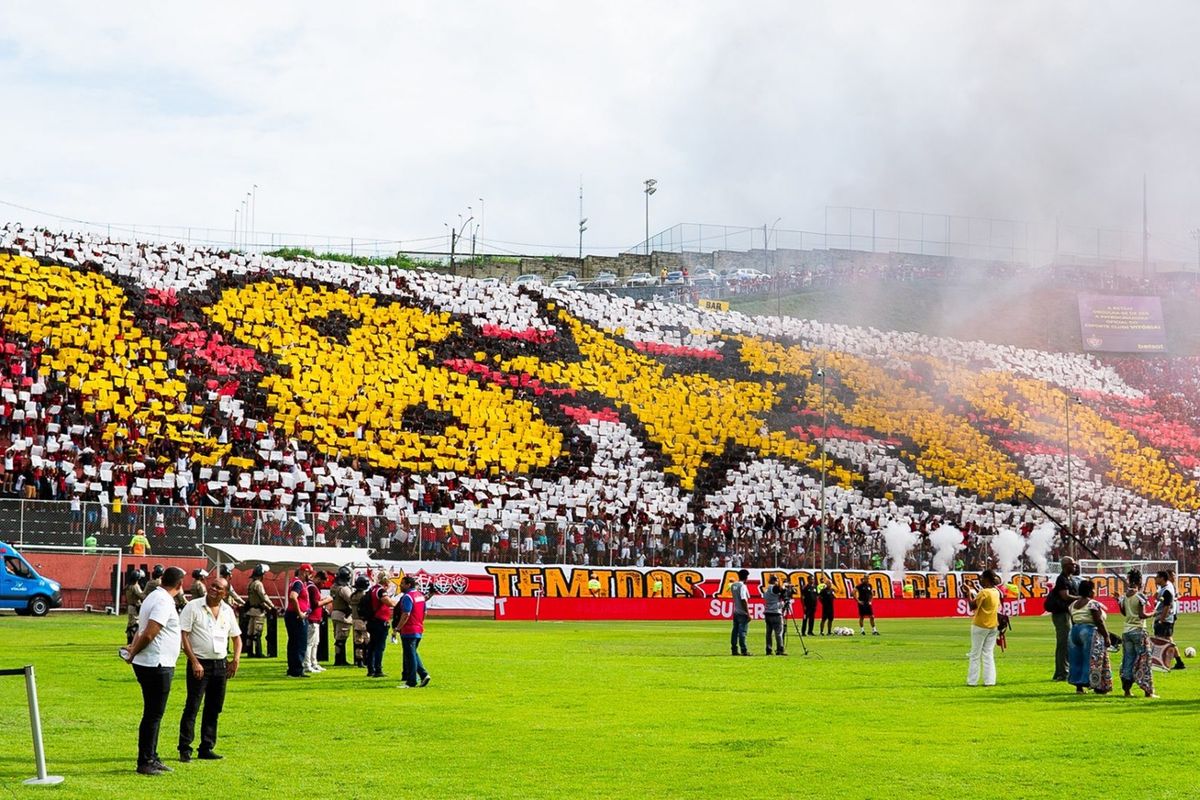 Os Imbat&iacute;veis   Victor Ferreira   Esporte Clube Vit&oacute;ria