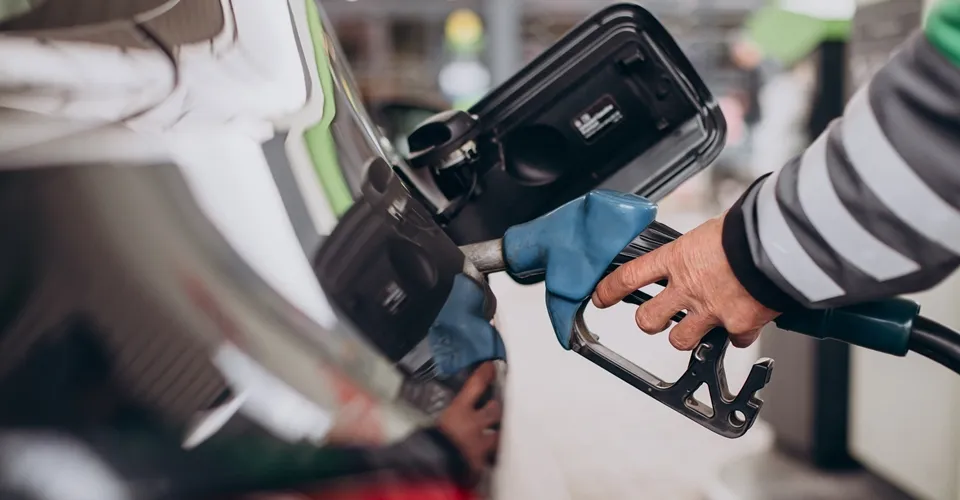 Atenção, motorista! Preço da gasolina chega a quase R$ 6,40 em Salvador após reajuste de 2,9%