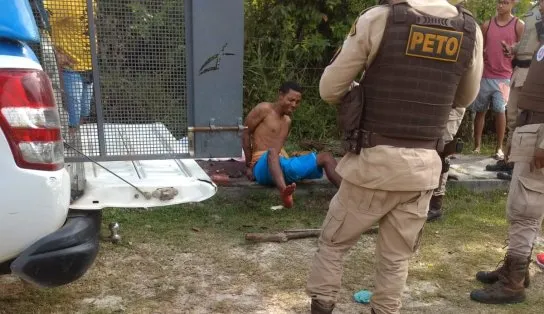 Idosa é morta a pauladas após tentativa de estupro em rua de Dias D'Ávila; flagrante foi registrado em vídeo
