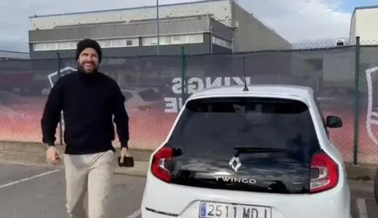 Piqué rebate provocação de Shakira com carro citado em música; confira