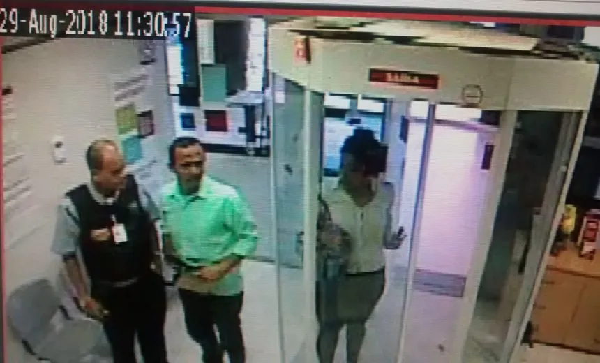 Polícia procura casal que assaltou posto bancário na Câmara; veja vídeo