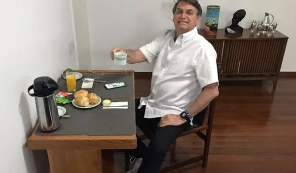 Bolsonaro testa positivo para coronavírus mais uma vez; "boa evolução de saúde" 