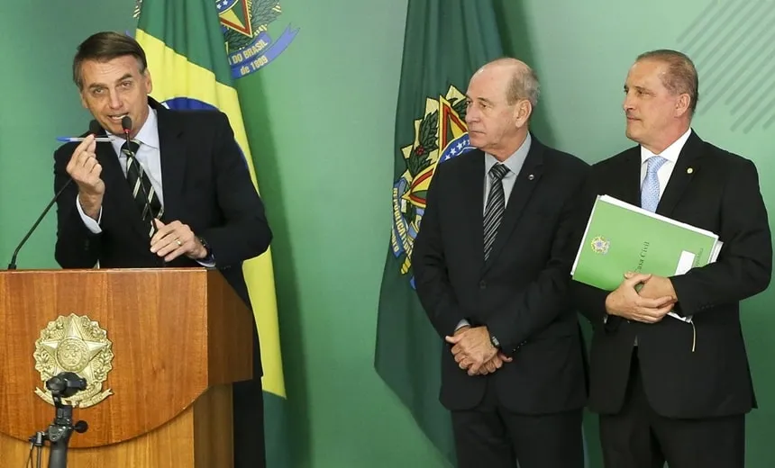 Bolsonaro rebate críticas ao decreto da posse de armas; “muitas falácias”