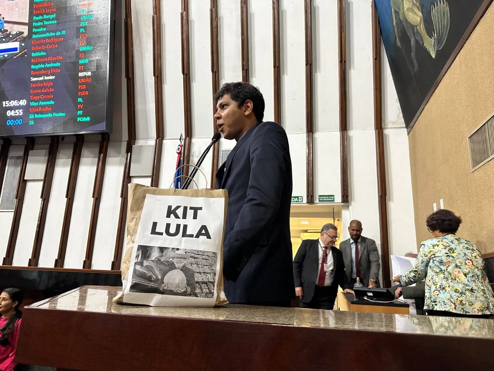 Deputado faz críticas ao almoço fornecido a militares baianos em eventos e o denomina como ‘Kit Lula’