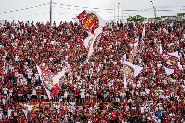 Após intensa procura, ingressos para o jogo entre Vitória e Sport Recife estão esgotados