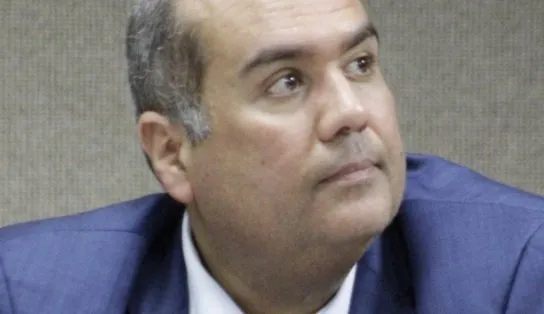 Líder da oposição na AL-BA, Sandro Régis anuncia que testou positivo para Covid-19; "momento exige cuidado e atenção"