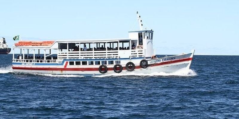 A forma mais rápida de ir de Salvador para a Ilha de Itaparica, sem carro e sem ferry boat, é usando lanchas rápidas, também conhecidas como catamarãs/Foto: Mauro Akin Nassor