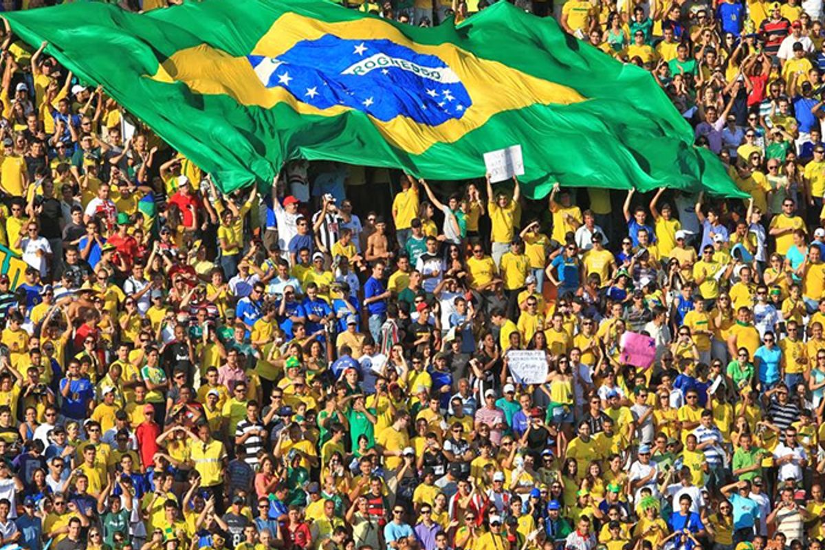 Brasileiros na torcida para avnçar na Copa do Mundo. Foto: Reprodução | TV Globo