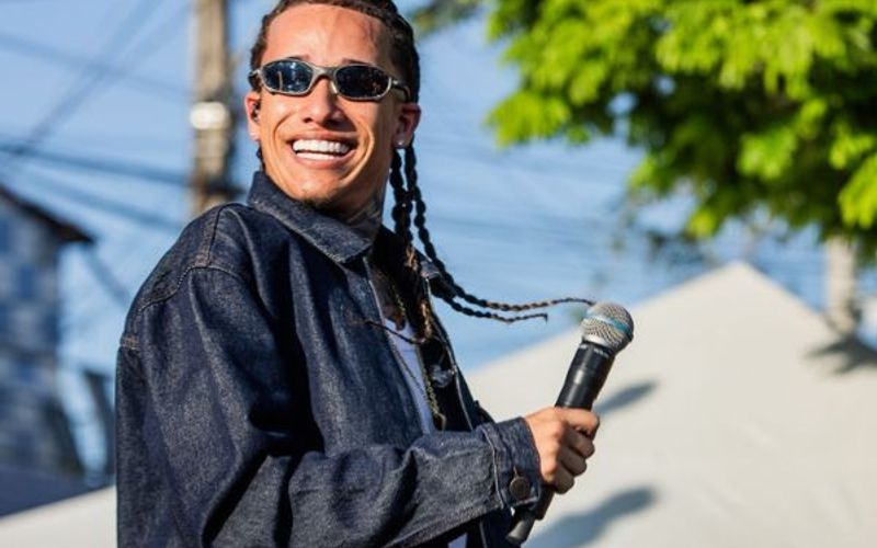 Theuzinho é um cantor de arrocha de 19 anos, natural de Pirajá, bairro de Salvador, na Bahia, e que vem ganhando destaque na cena musical brasileira/Foto: Redes Sociais