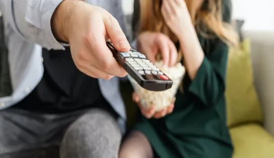 Pandemia fez com que mais pessoas assinassem serviços de streaming, informa pesquisa