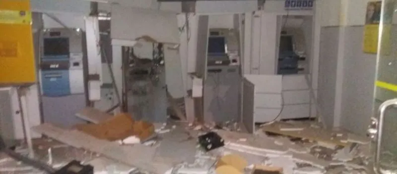 SEM MEDO: Quadrilha invade cidade e explode agência bancária no interior da Bahia