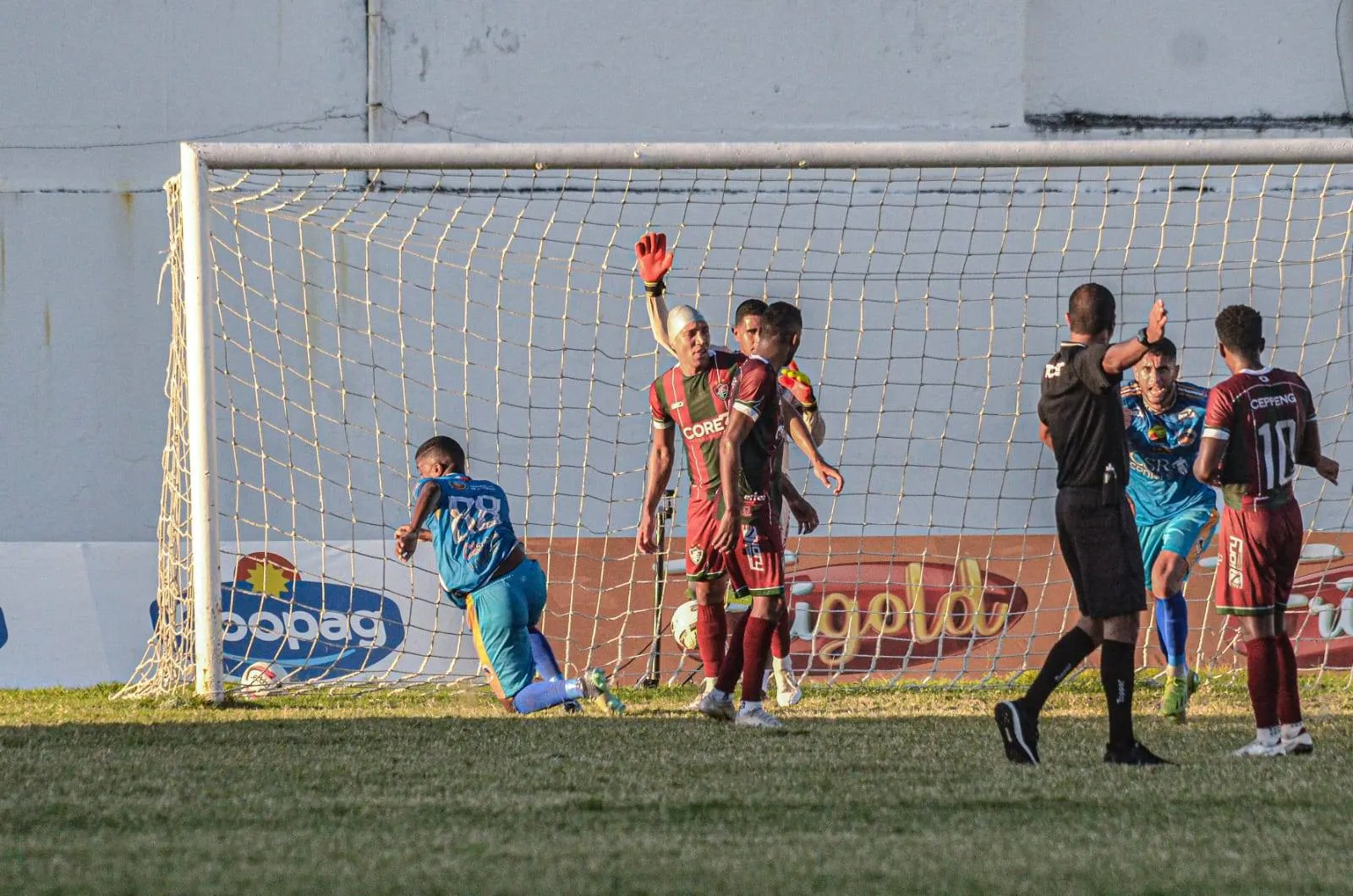 Última rodada da Série B do Baiano tem goleadas e quatro classificados com mesma pontuação