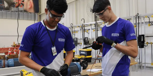 Os cursos do Senai são reconhecidos nacionalmente e aumentam as chances de empregabilidade, mesmo quando não há contratação imediata após a formação/Foto: Divulgação/SENAI CIMATEC