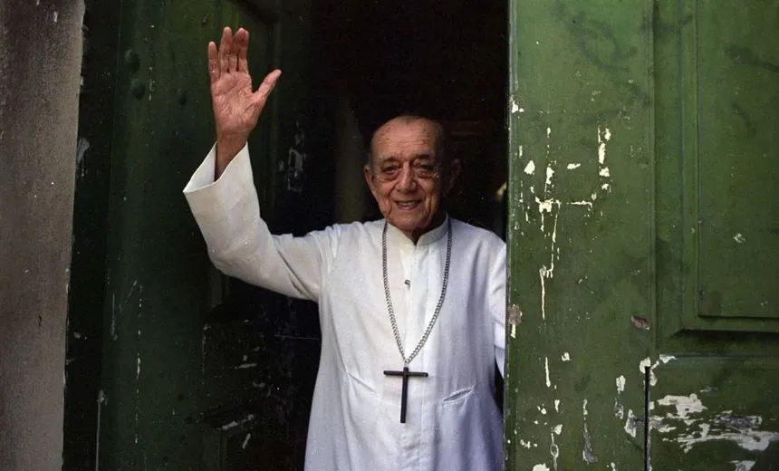 Canonização de Dom Hélder Câmara entra em nova etapa; morte do religioso completa 20 anos nesta terça