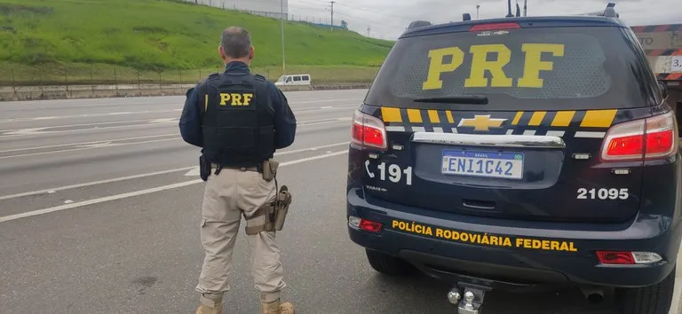 Mulher é encontrada morta às margens da BR-116, em Feira de Santana