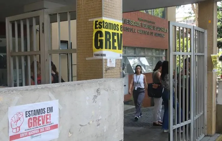 Governo propõe a servidores da educação reajuste de 9% em 2025