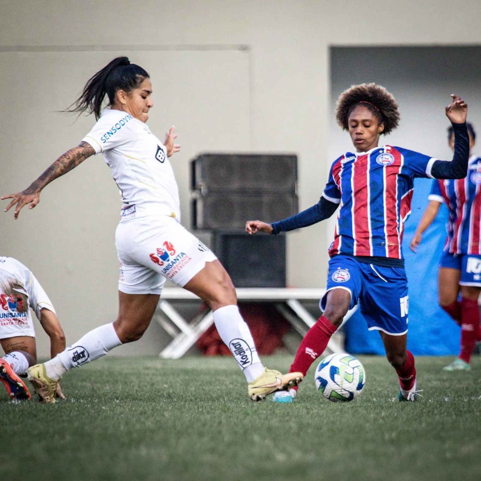 Bahia feminino perde para o Santos e entra na zona de rebaixamento do Brasileirão