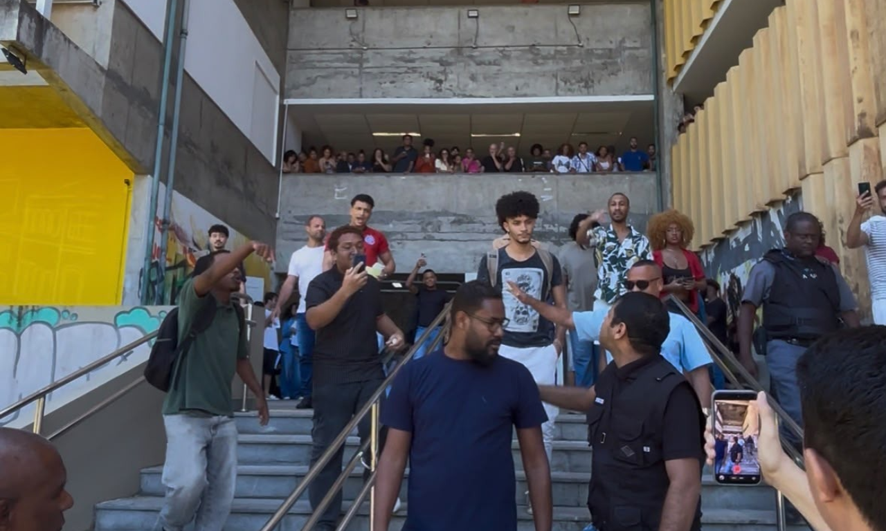 Deputado invade faculdade da Ufba e se envolve em confus&atilde;o com estudantes. Foto: Reprodu&ccedil;&atilde;o