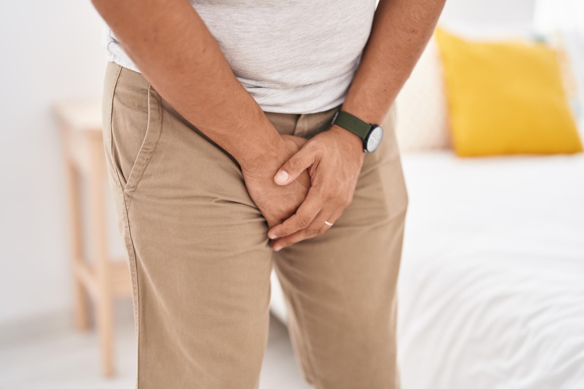 Homem teve o pênis queimado com acetona. Foto: Freepik