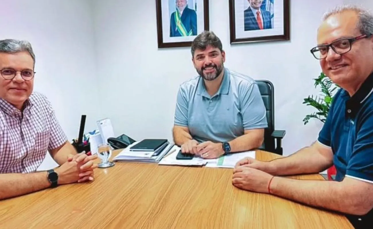 Adolpho Loyola se reúne com vereadores da base de Bruno Reis 