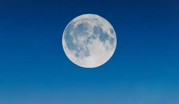 Nasa descobre água na superfície da Lua; substância está em lado visível a partir da Terra