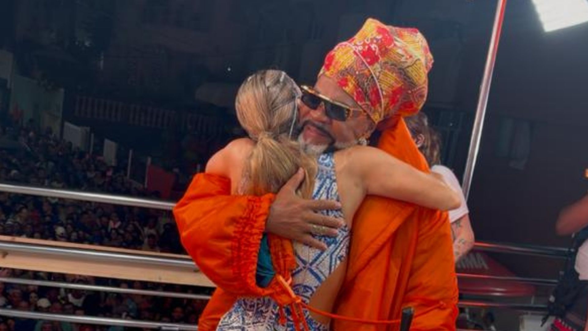 De volta com pol&ecirc;mica, Brown se posiciona a favor de Cl&aacute;udia Leitte