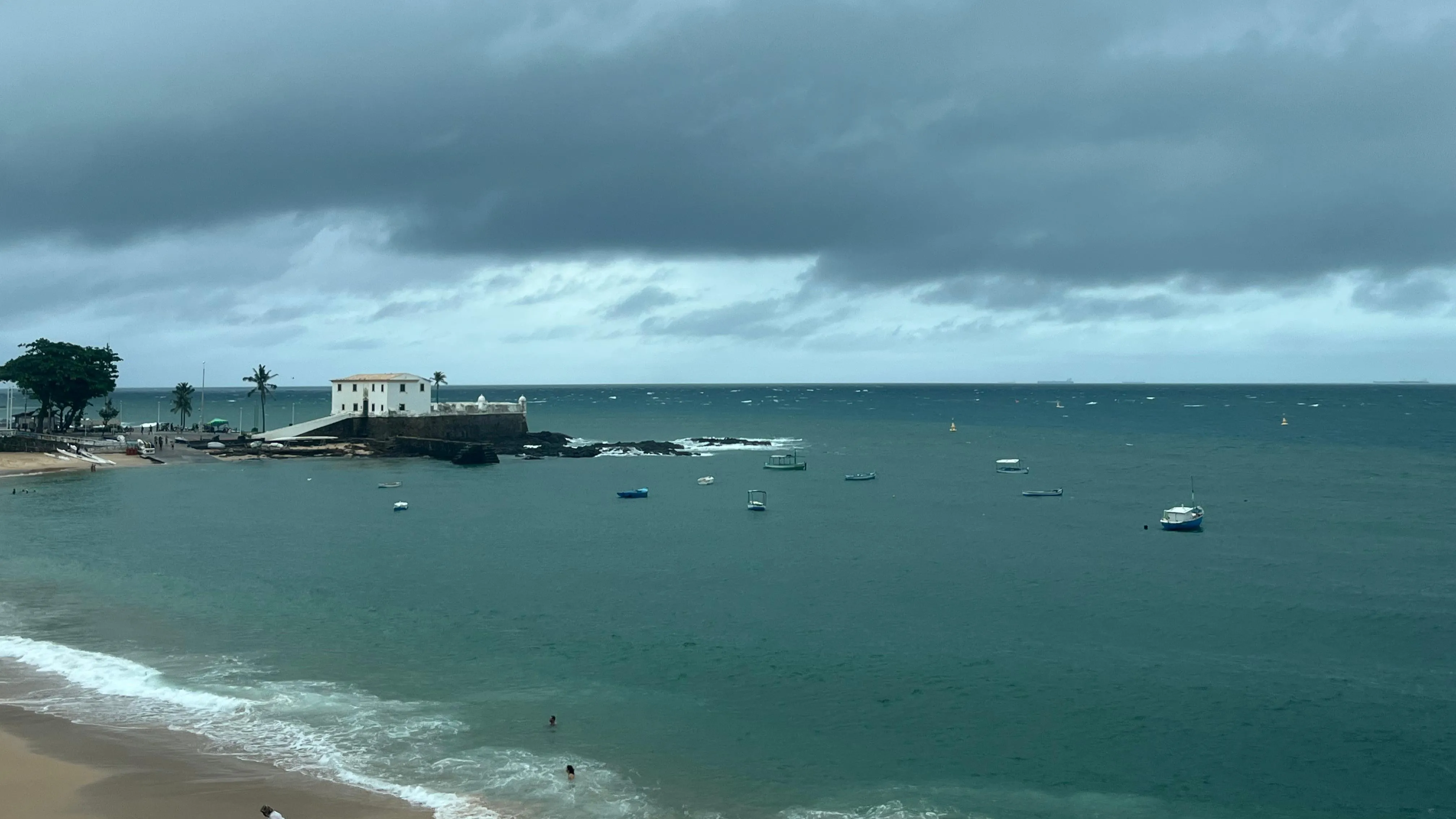 Jerônimo promete ações do governo diante das chuvas na Bahia