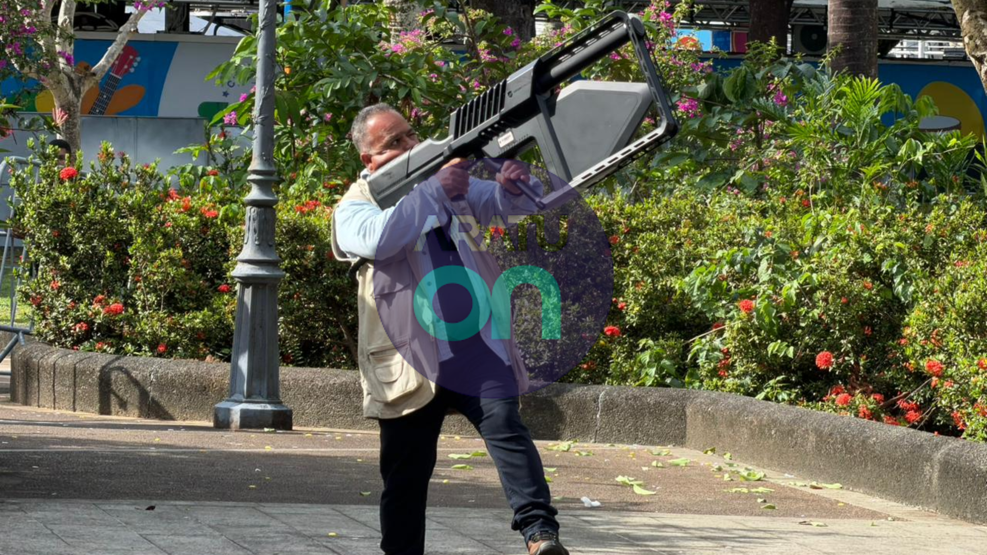 Seguran&ccedil;a do presidente Lula utiliza anti-drone no Campo Grande, em Salvador | Foto: Jo&atilde;o Tramm/Aratu On