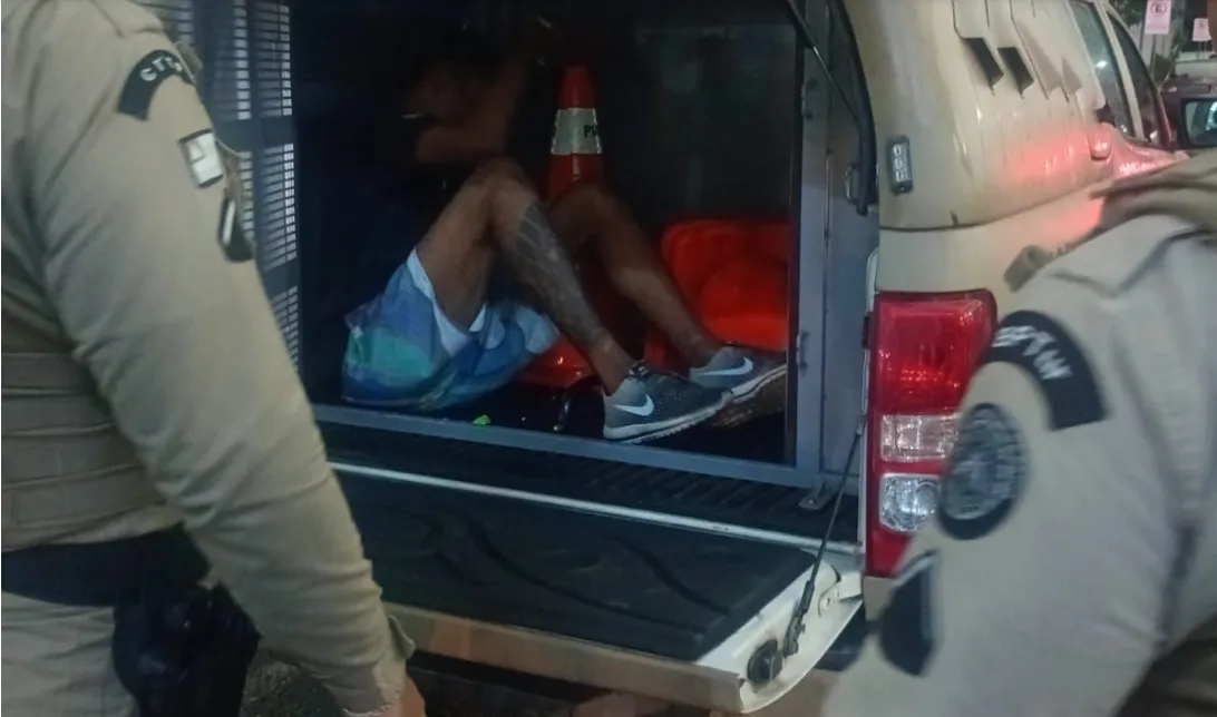 Homem é preso após furtar medicamentos em farmácia no aeroporto de Salvador