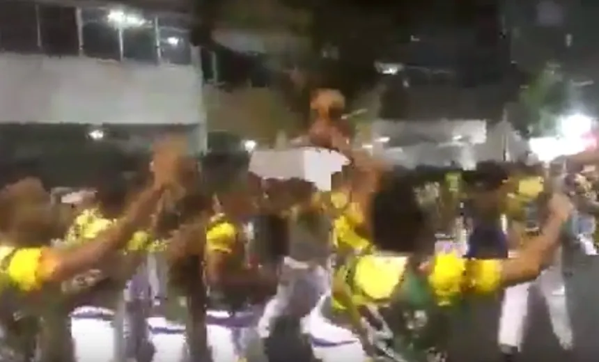 Vídeo mostra confusão em bloco da Capoeira no Campo Grande; assista